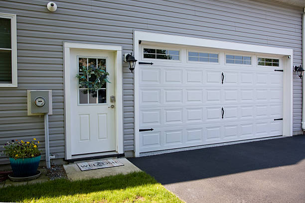 24/7 Emergency Garage Door Panel Replacement experts in Terrebonne, OR